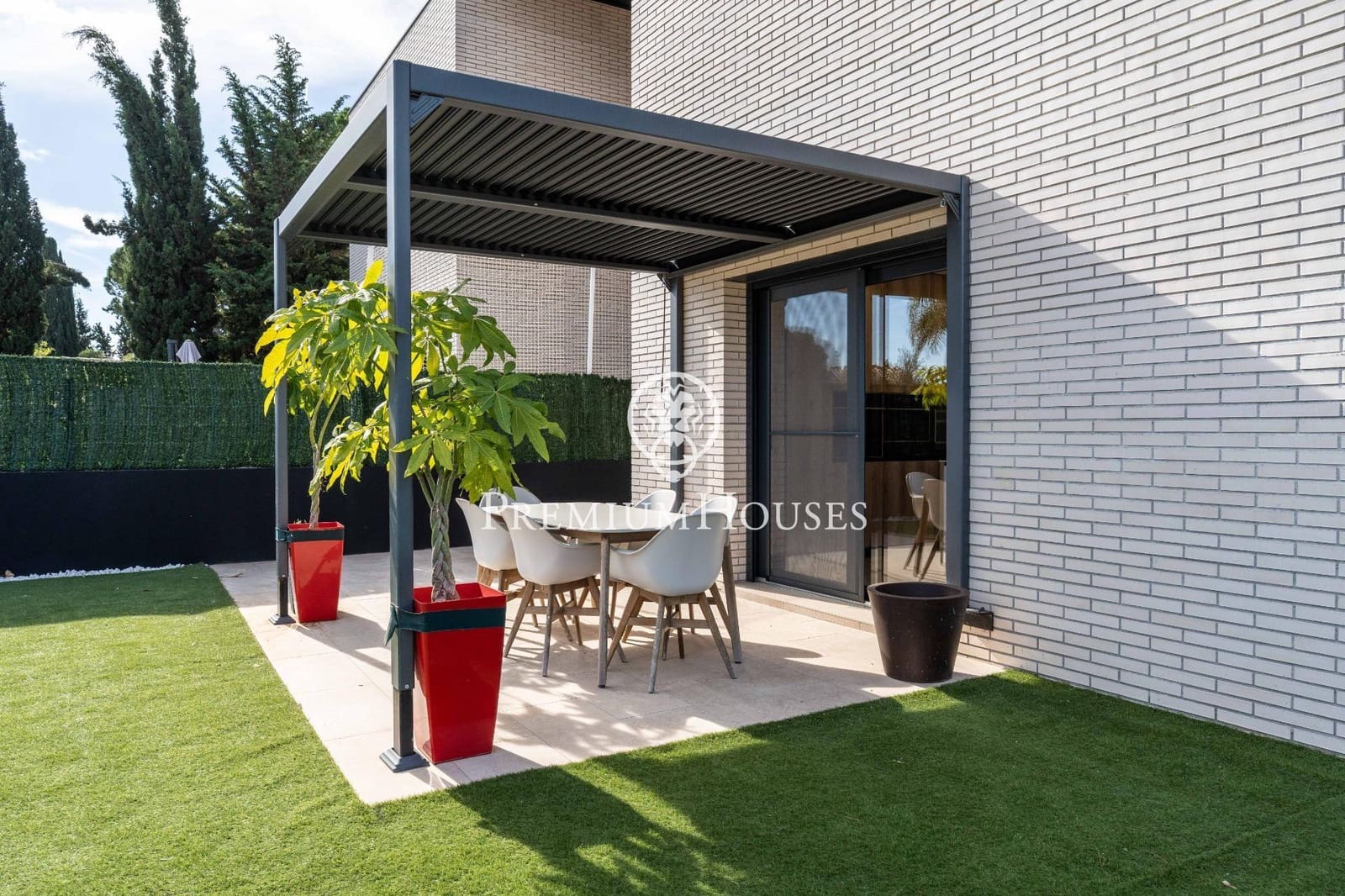 4 sypialnia Willa na sprzedaż w Vilafortuny z basenem garażem - 860 000 € (Ref: 9356098)