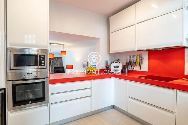 4 bedroom Terraced Villa for sale in Sant Pere de Ribes with pool garage - € 630,000 (Ref: 9367410)