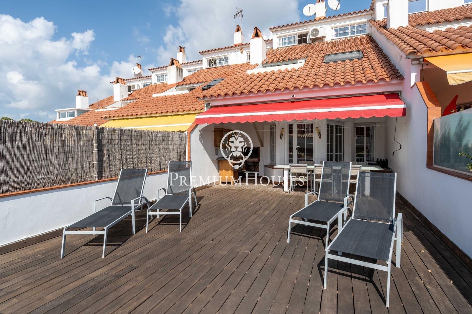 4 makuuhuone Rivitalo myytävänä paikassa Sant Pere de Ribes mukana uima-altaan 
autotalli - 630 000 € (Ref: 9367410)