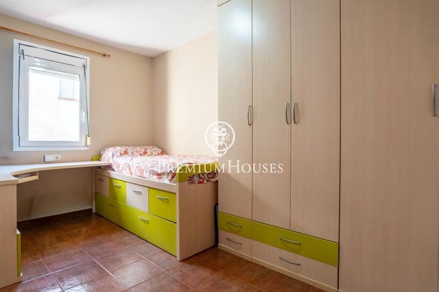 3 soverom Hus til salgs i Vilanova i la Geltrú med garasje - € 430 000 (Ref: 9367416)