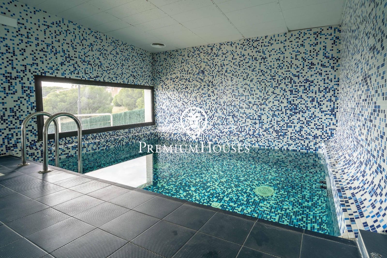 6 soverom Villa til salgs i Torredembarra med svømmebasseng garasje - € 3 350 000 (Ref: 9382739)