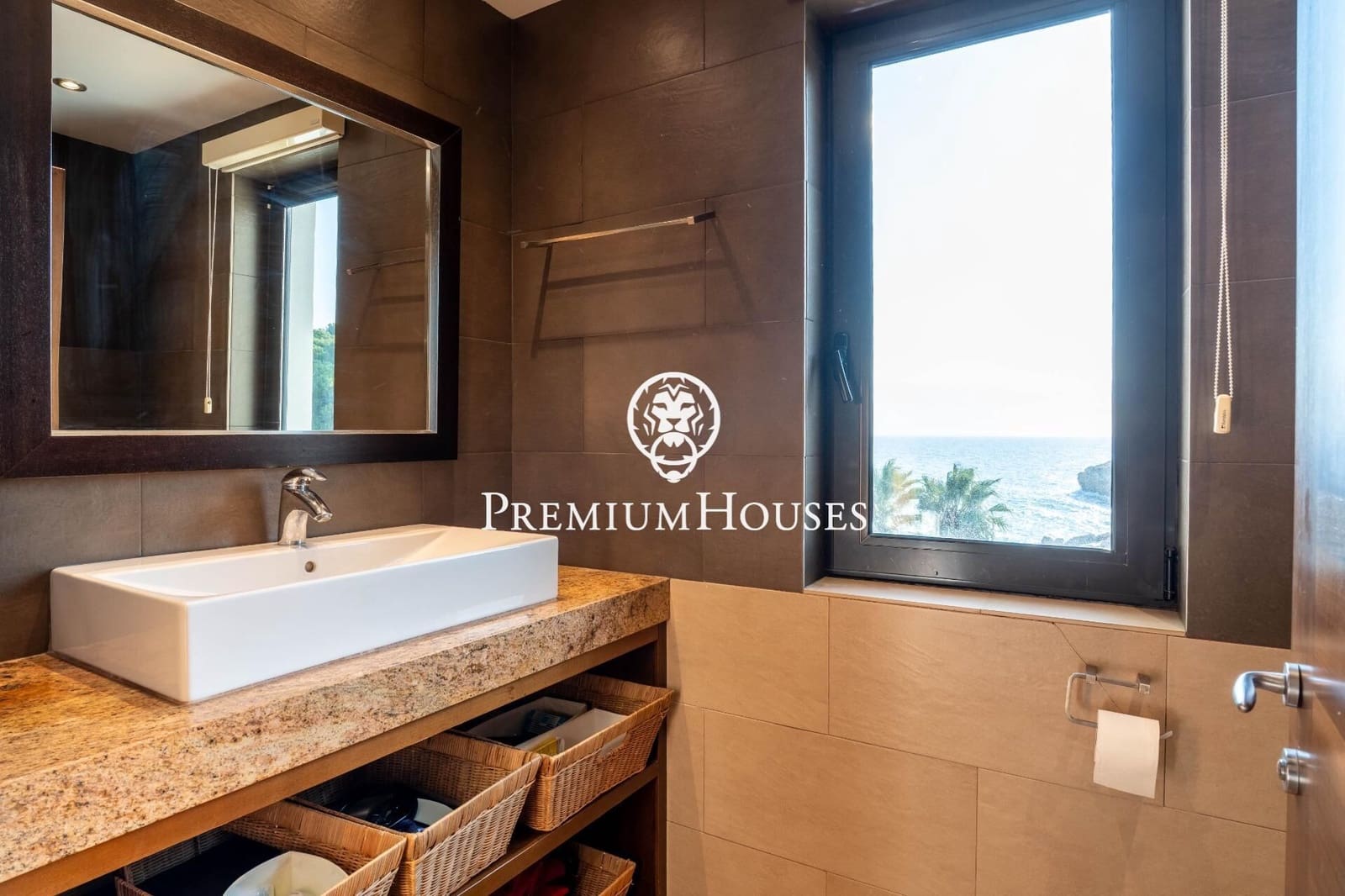 6 soverom Villa til salgs i Torredembarra med svømmebasseng garasje - € 3 350 000 (Ref: 9382739)