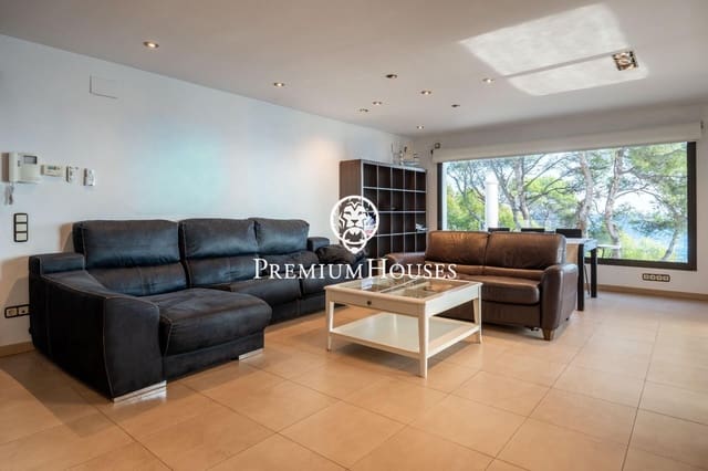 6 soverom Villa til salgs i Torredembarra med svømmebasseng garasje - € 3 350 000 (Ref: 9382739)