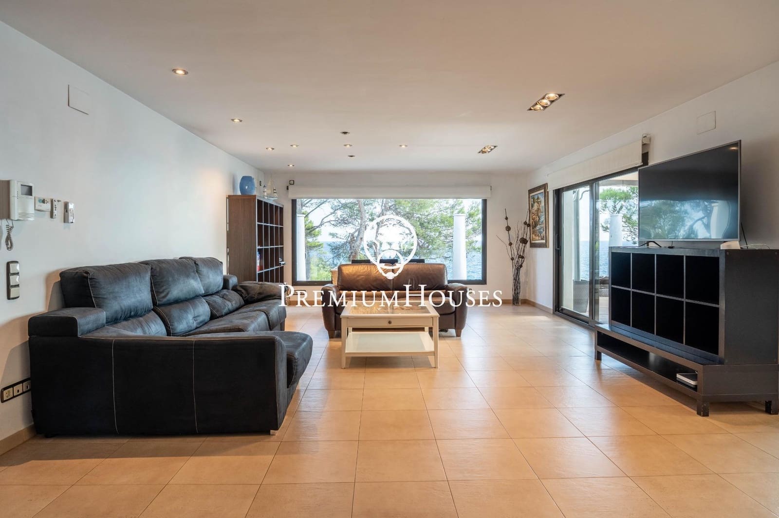 6 soverom Villa til salgs i Torredembarra med svømmebasseng garasje - € 3 350 000 (Ref: 9382739)