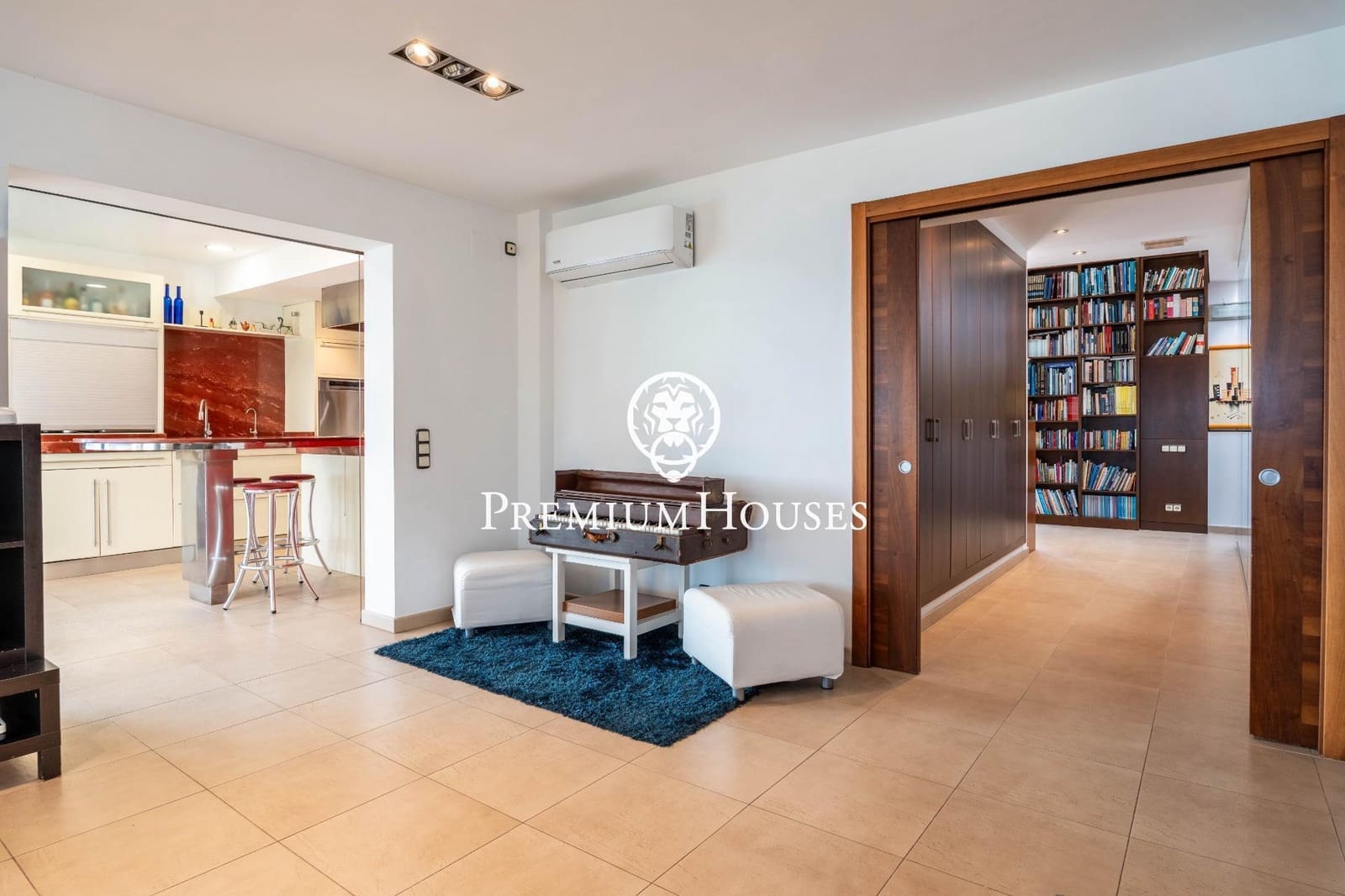 6 soverom Villa til salgs i Torredembarra med svømmebasseng garasje - € 3 350 000 (Ref: 9382739)