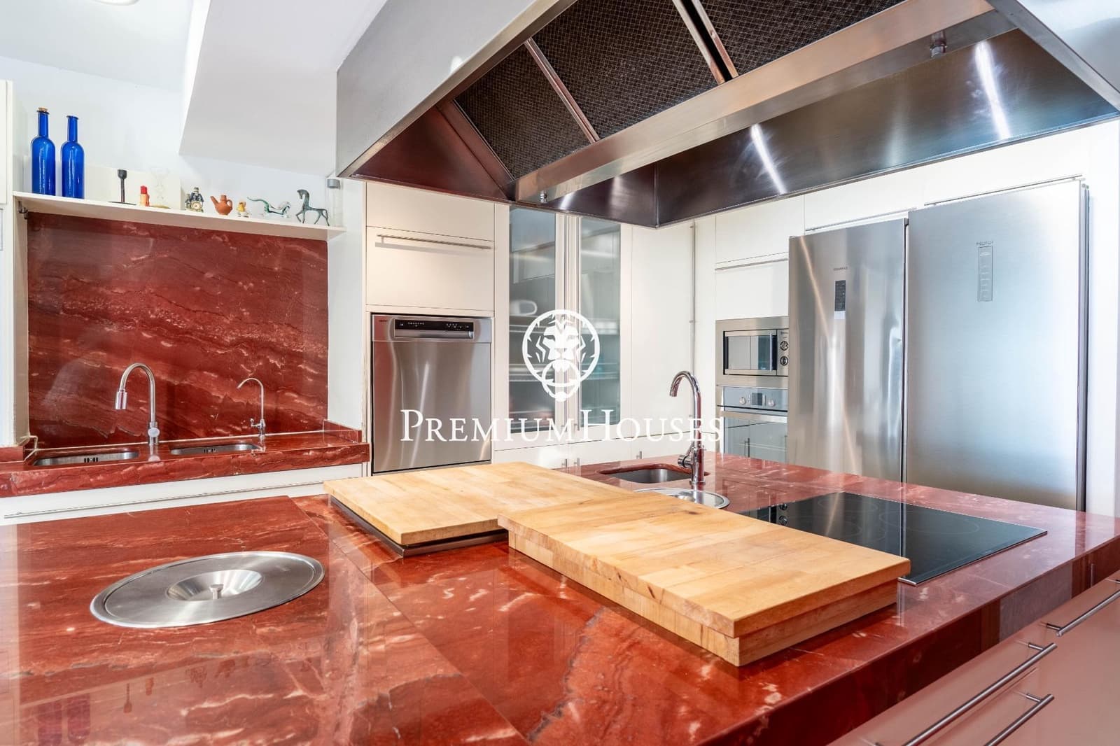 6 soverom Villa til salgs i Torredembarra med svømmebasseng garasje - € 3 350 000 (Ref: 9382739)