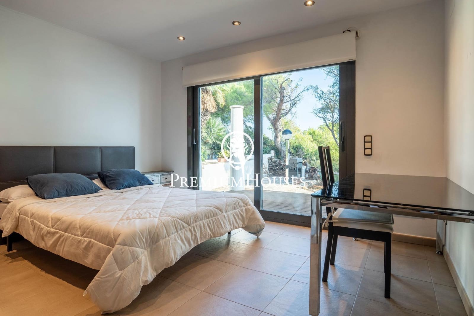 6 soverom Villa til salgs i Torredembarra med svømmebasseng garasje - € 3 350 000 (Ref: 9382739)