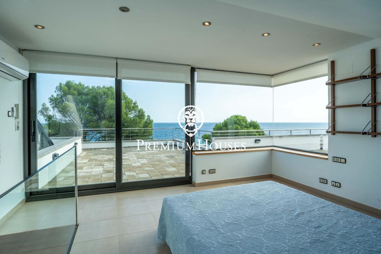 6 soverom Villa til salgs i Torredembarra med svømmebasseng garasje - € 3 350 000 (Ref: 9382739)