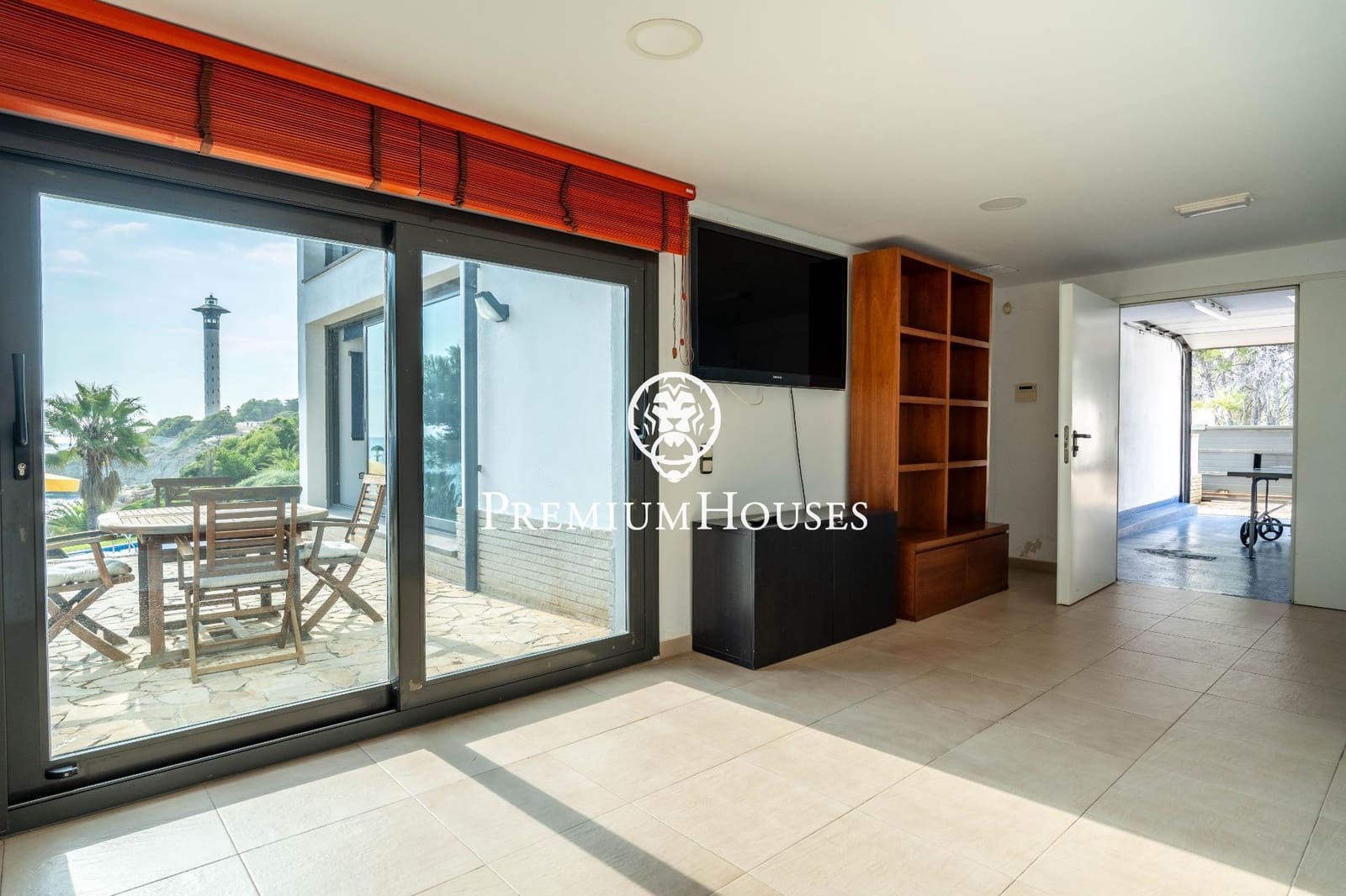 6 soverom Villa til salgs i Torredembarra med svømmebasseng garasje - € 3 350 000 (Ref: 9382739)