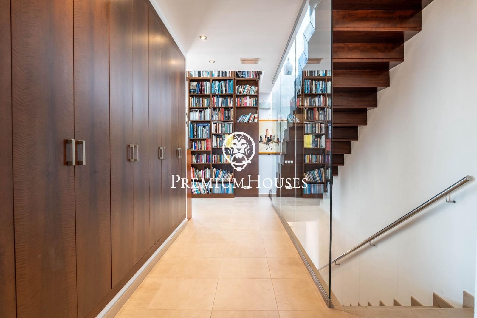 6 soverom Villa til salgs i Torredembarra med svømmebasseng garasje - € 3 350 000 (Ref: 9382739)