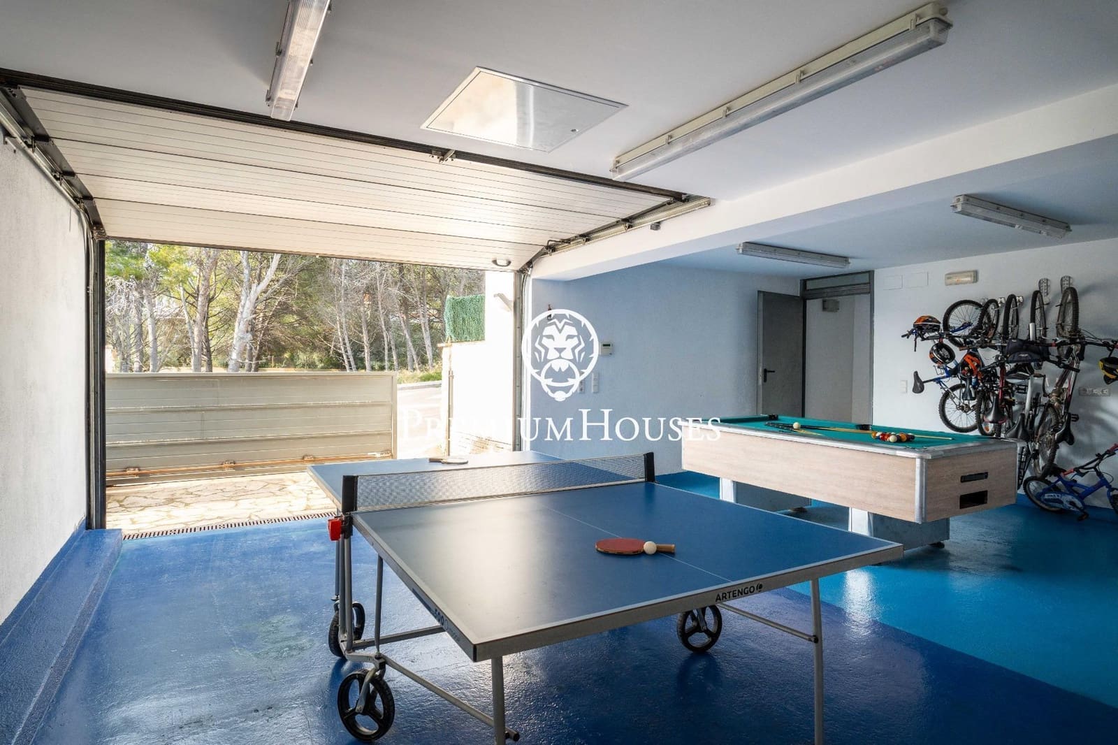 6 soverom Villa til salgs i Torredembarra med svømmebasseng garasje - € 3 350 000 (Ref: 9382739)