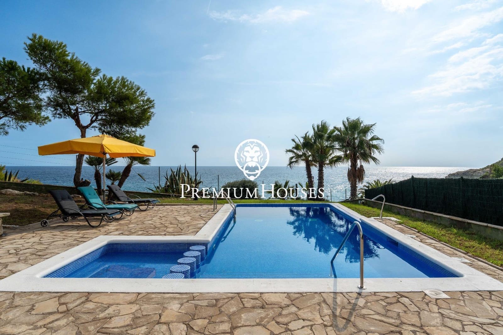 6 soverom Villa til salgs i Torredembarra med svømmebasseng garasje - € 3 350 000 (Ref: 9382739)