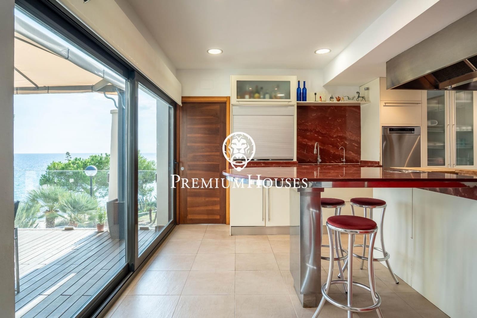 6 soverom Villa til salgs i Torredembarra med svømmebasseng garasje - € 3 350 000 (Ref: 9382739)