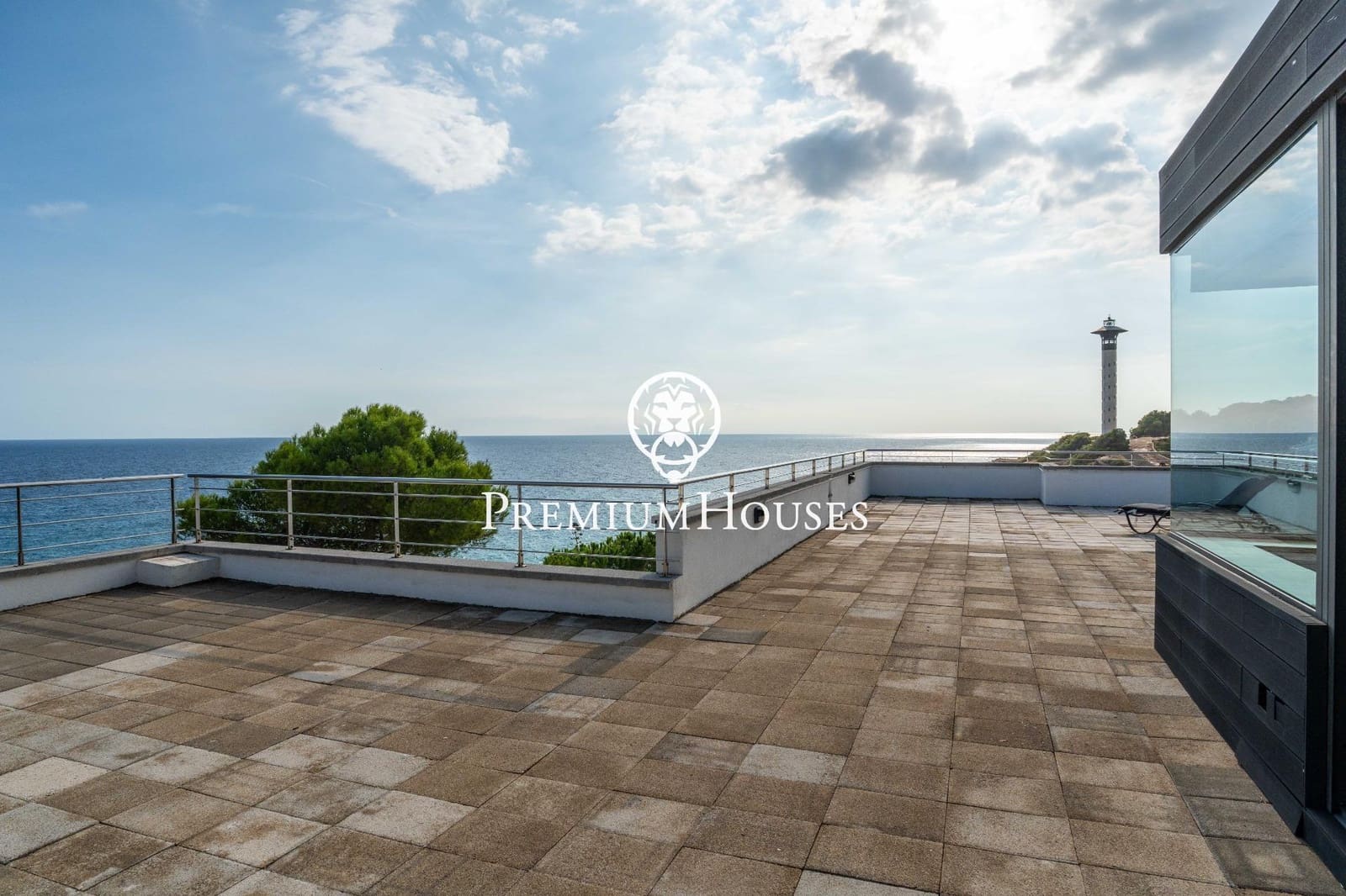 6 soverom Villa til salgs i Torredembarra med svømmebasseng garasje - € 3 350 000 (Ref: 9382739)