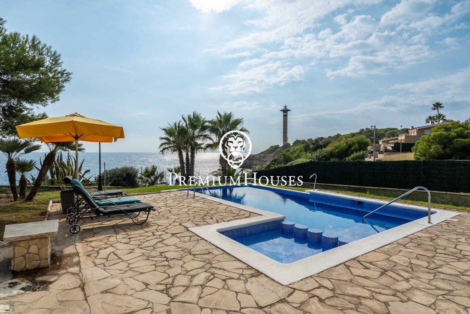 6 soverom Villa til salgs i Torredembarra med svømmebasseng garasje - € 3 350 000 (Ref: 9382739)