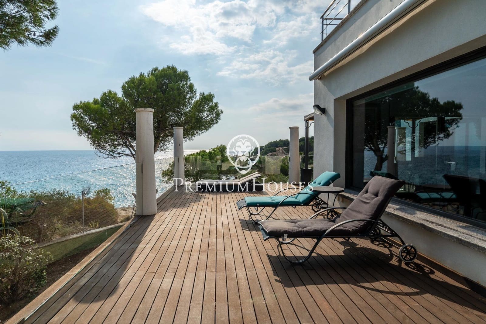 6 soverom Villa til salgs i Torredembarra med svømmebasseng garasje - € 3 350 000 (Ref: 9382739)