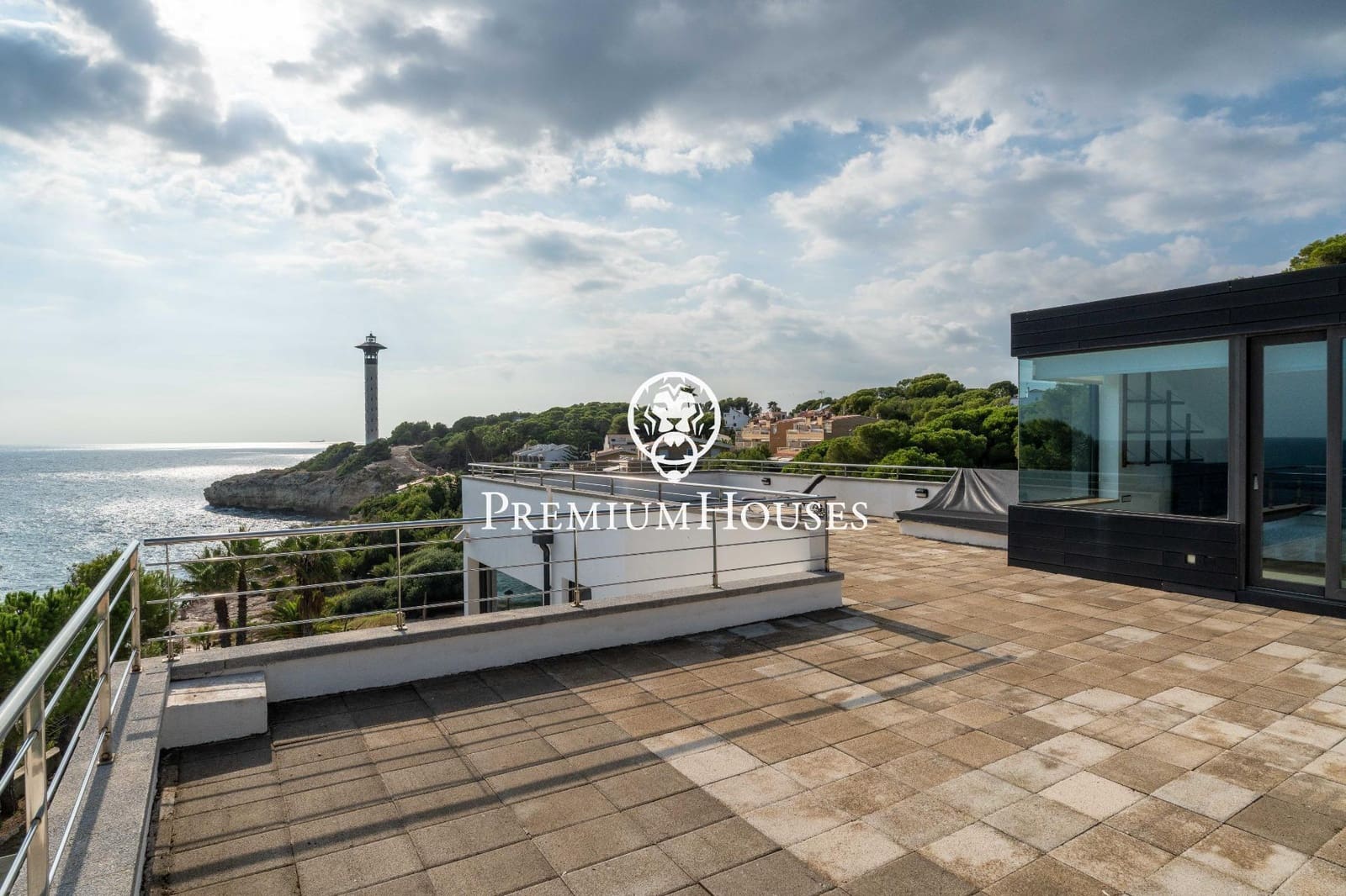 6 soverom Villa til salgs i Torredembarra med svømmebasseng garasje - € 3 350 000 (Ref: 9382739)