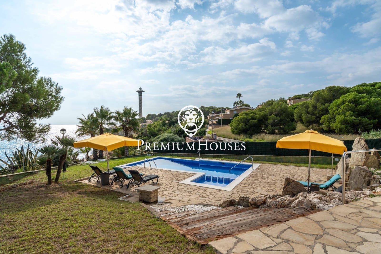 6 soverom Villa til salgs i Torredembarra med svømmebasseng garasje - € 3 350 000 (Ref: 9382739)