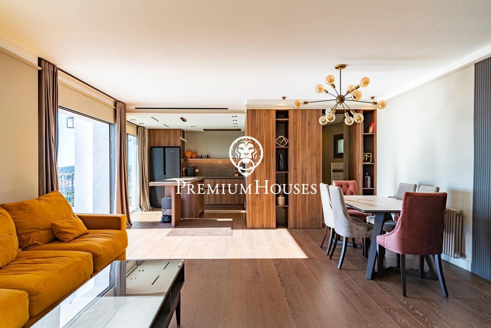 4 sypialnia Willa na sprzedaż w Sitges z basenem - 1 895 000 € (Ref: 9406637)