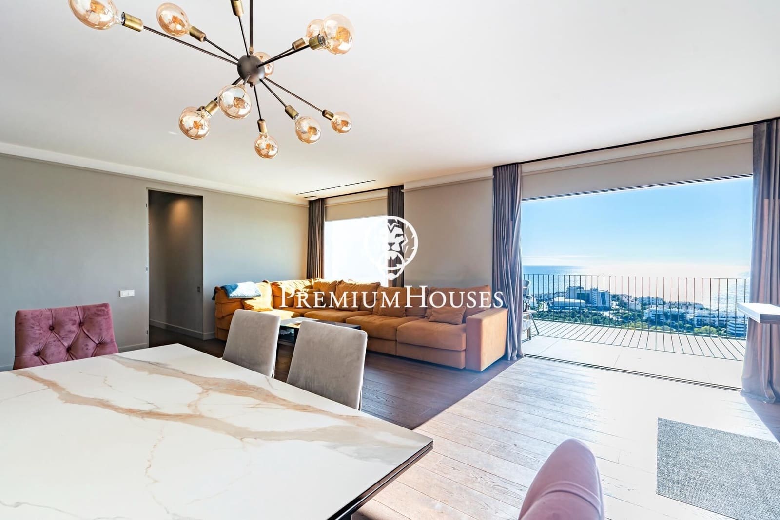 4 sypialnia Willa na sprzedaż w Sitges z basenem - 1 895 000 € (Ref: 9406637)