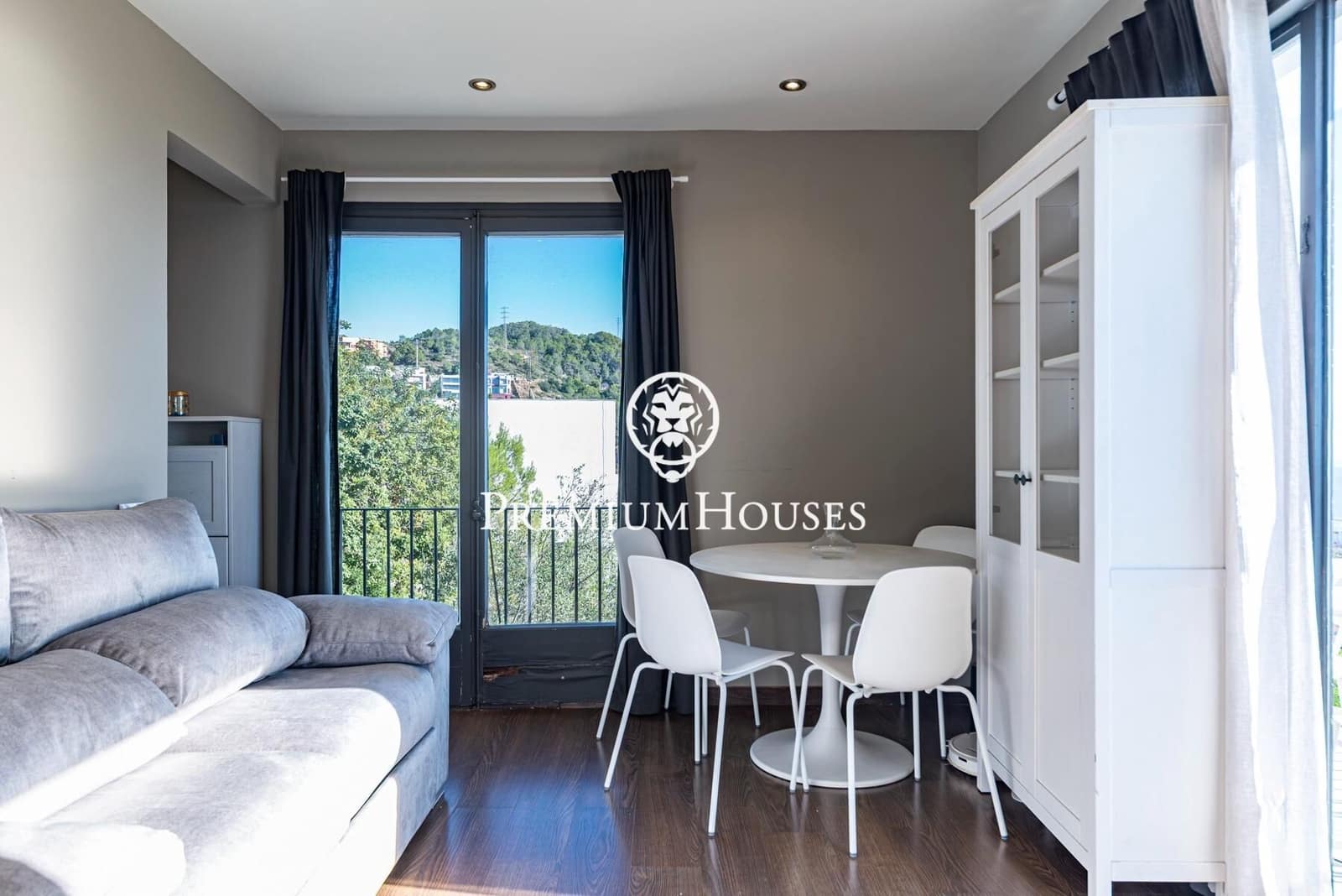 4 sypialnia Willa na sprzedaż w Sitges z basenem - 1 895 000 € (Ref: 9406637)