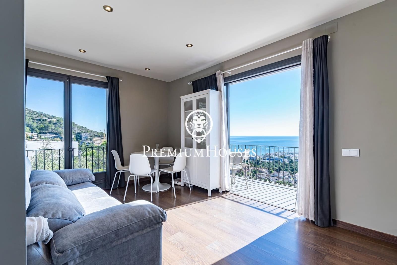 4 sypialnia Willa na sprzedaż w Sitges z basenem - 1 895 000 € (Ref: 9406637)