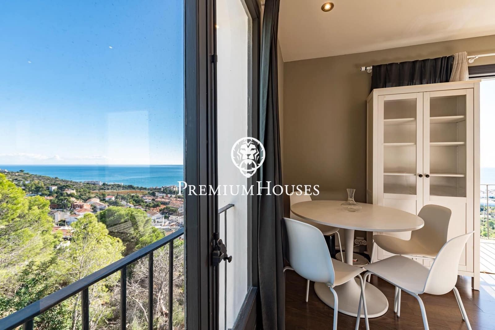 4 sypialnia Willa na sprzedaż w Sitges z basenem - 1 895 000 € (Ref: 9406637)