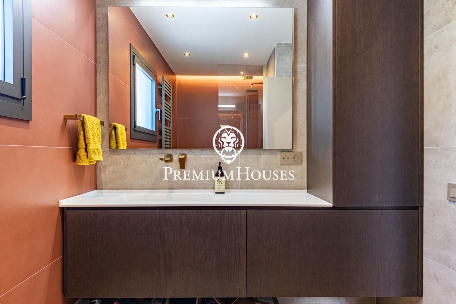 4 sypialnia Willa na sprzedaż w Sitges z basenem - 1 895 000 € (Ref: 9406637)