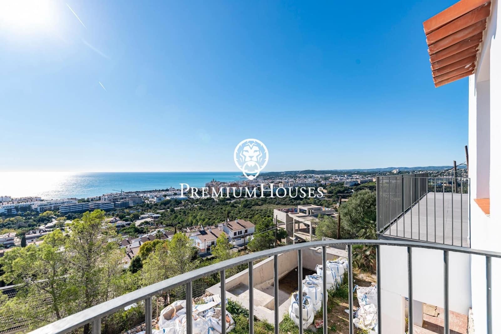 4 sypialnia Willa na sprzedaż w Sitges z basenem - 1 895 000 € (Ref: 9406637)