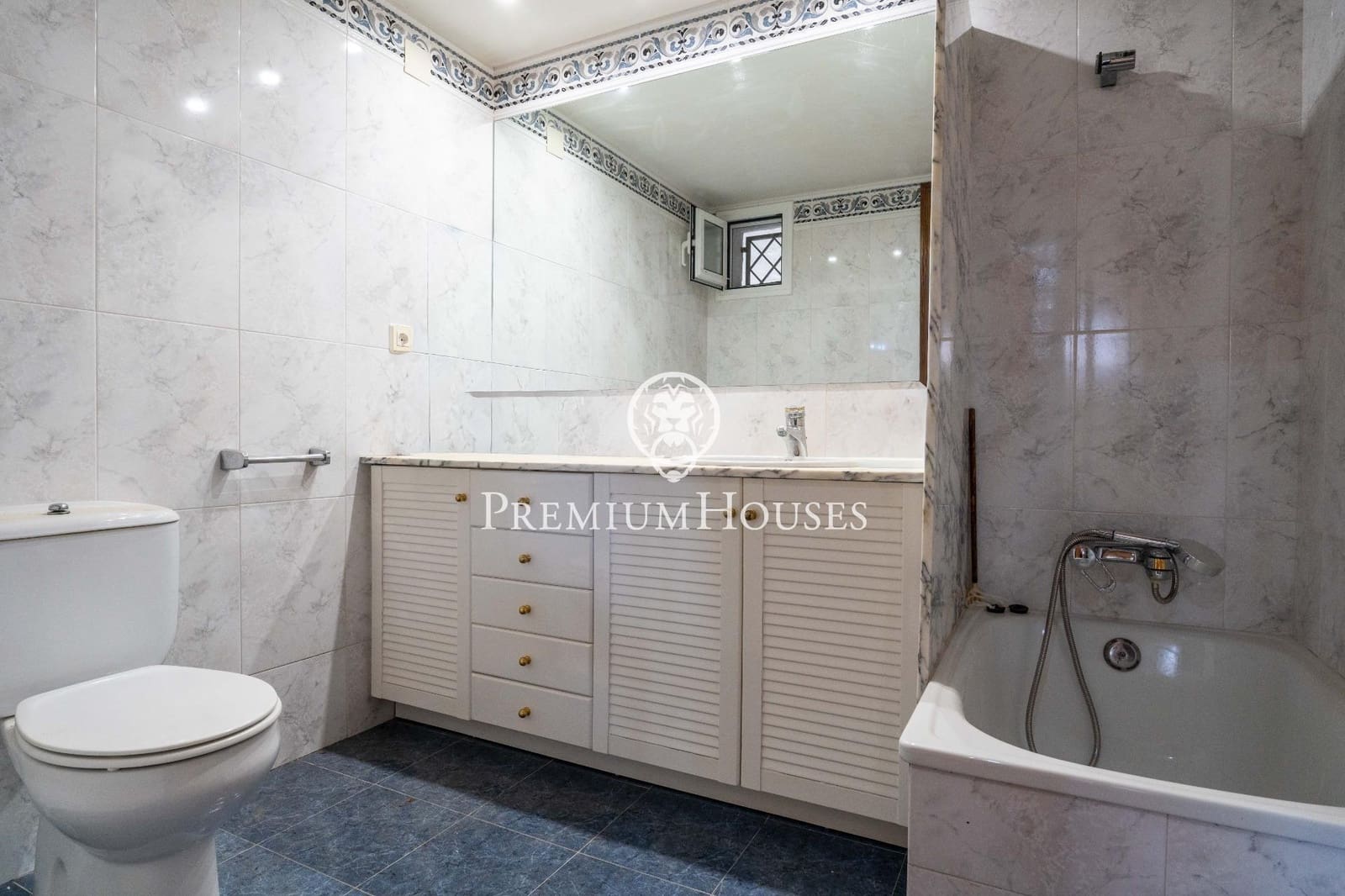 4 soverom Villa til salgs i Begues med svømmebasseng garasje - € 620 000 (Ref: 9413998)