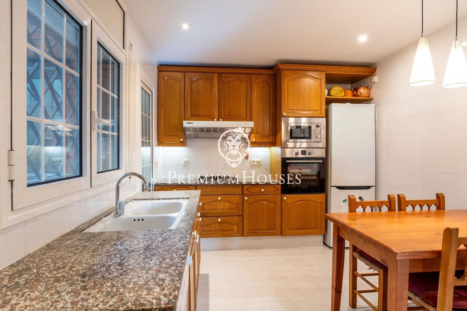 4 soverom Villa til salgs i Begues med svømmebasseng garasje - € 620 000 (Ref: 9413998)