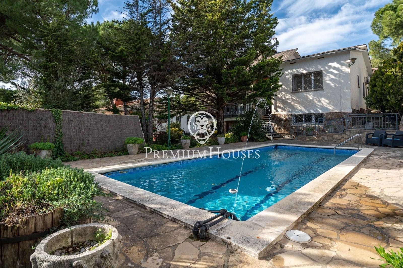 4 soverom Villa til salgs i Begues med svømmebasseng garasje - € 620 000 (Ref: 9413998)