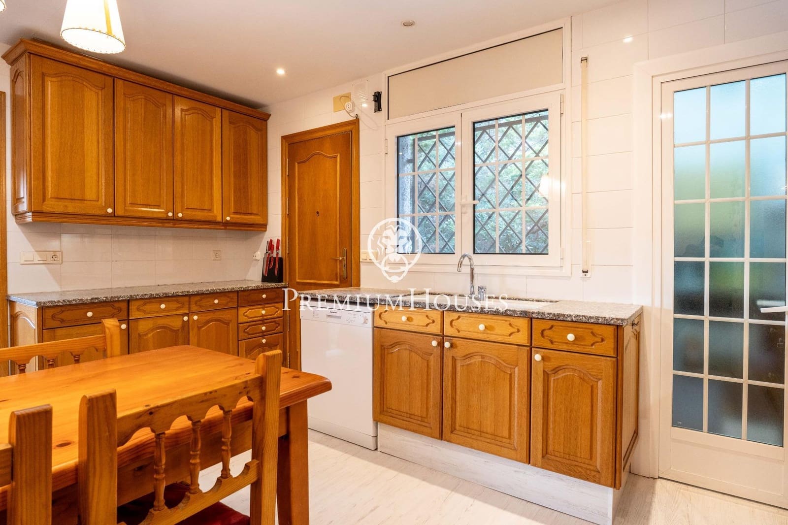 4 soverom Villa til salgs i Begues med svømmebasseng garasje - € 620 000 (Ref: 9413998)