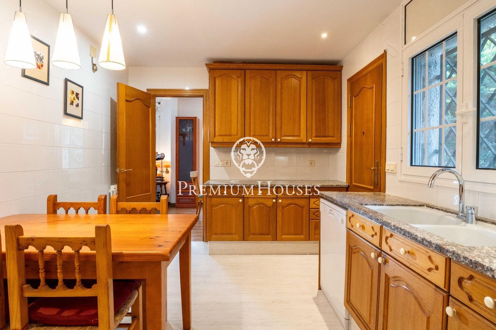 4 soverom Villa til salgs i Begues med svømmebasseng garasje - € 620 000 (Ref: 9413998)