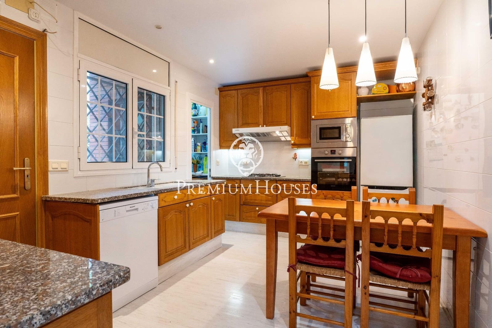 4 soverom Villa til salgs i Begues med svømmebasseng garasje - € 620 000 (Ref: 9413998)