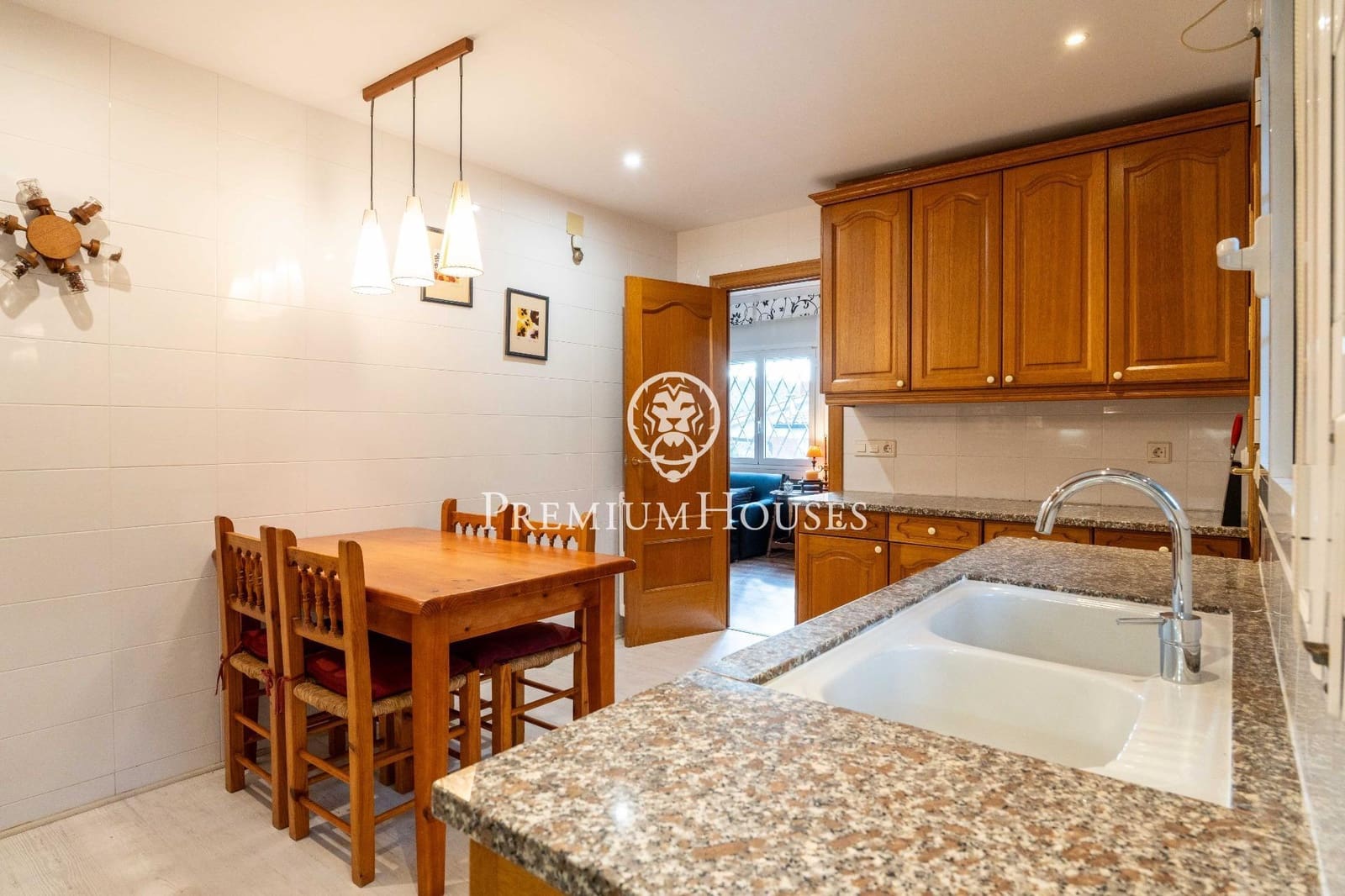 4 soverom Villa til salgs i Begues med svømmebasseng garasje - € 620 000 (Ref: 9413998)