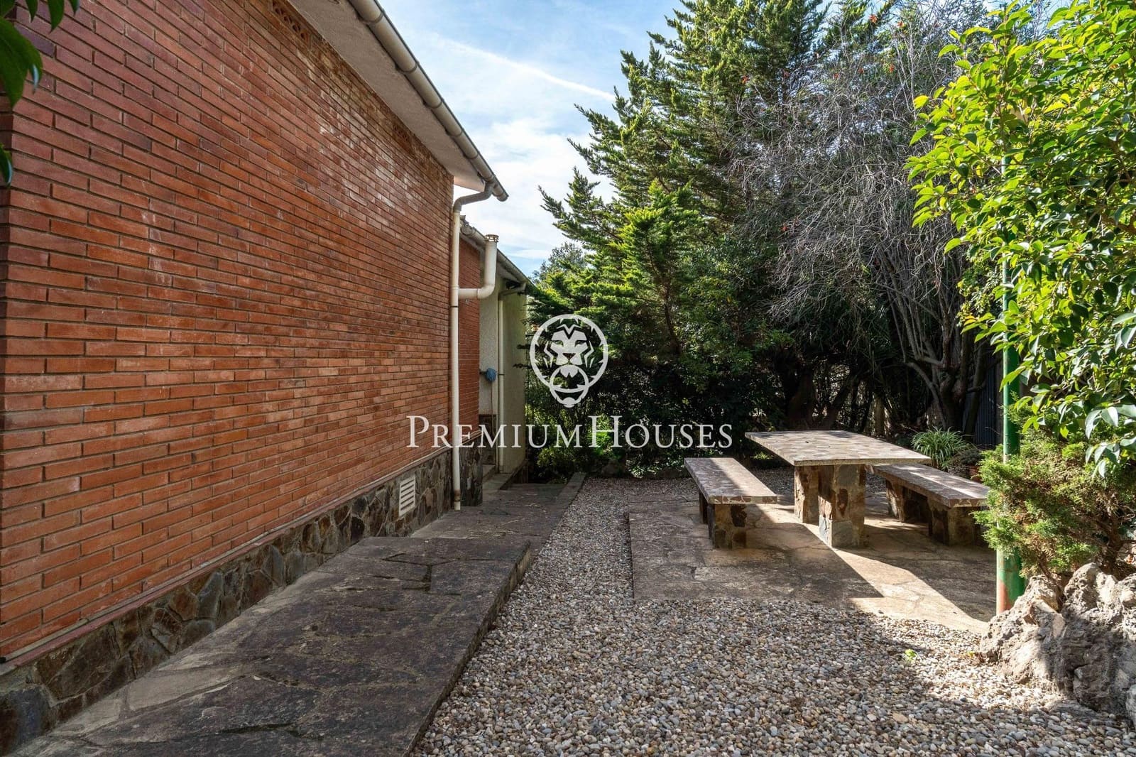 4 soverom Villa til salgs i Begues med svømmebasseng garasje - € 620 000 (Ref: 9413998)