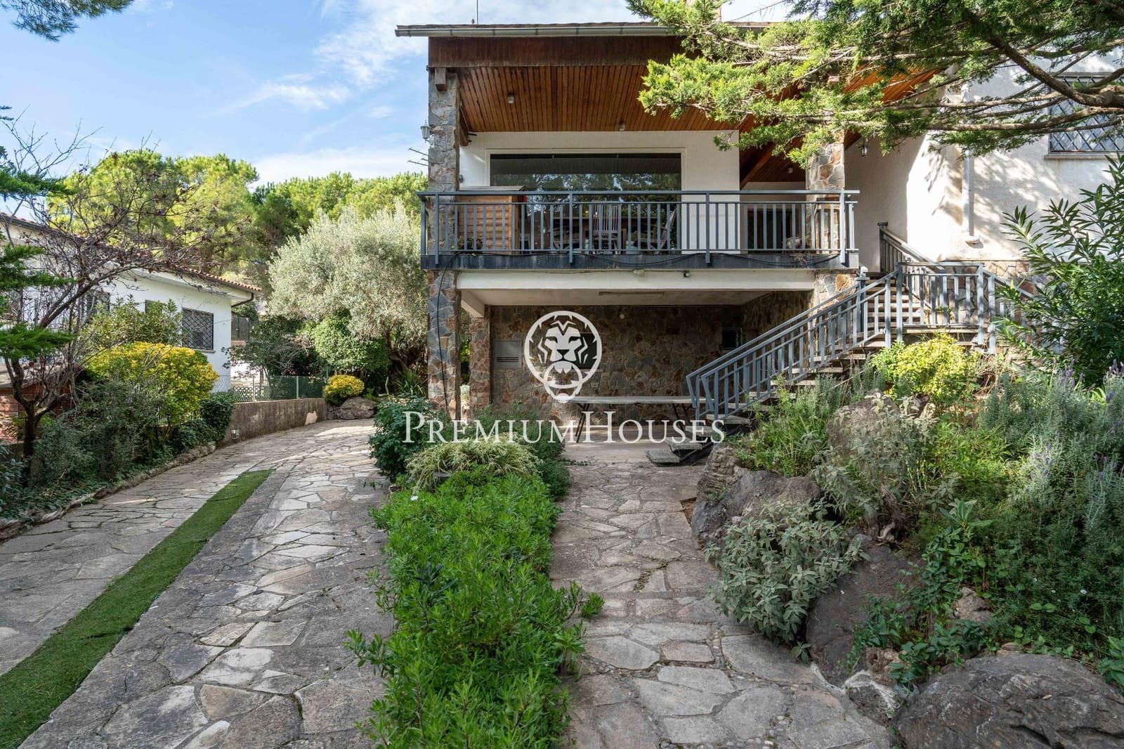 4 soverom Villa til salgs i Begues med svømmebasseng garasje - € 620 000 (Ref: 9413998)