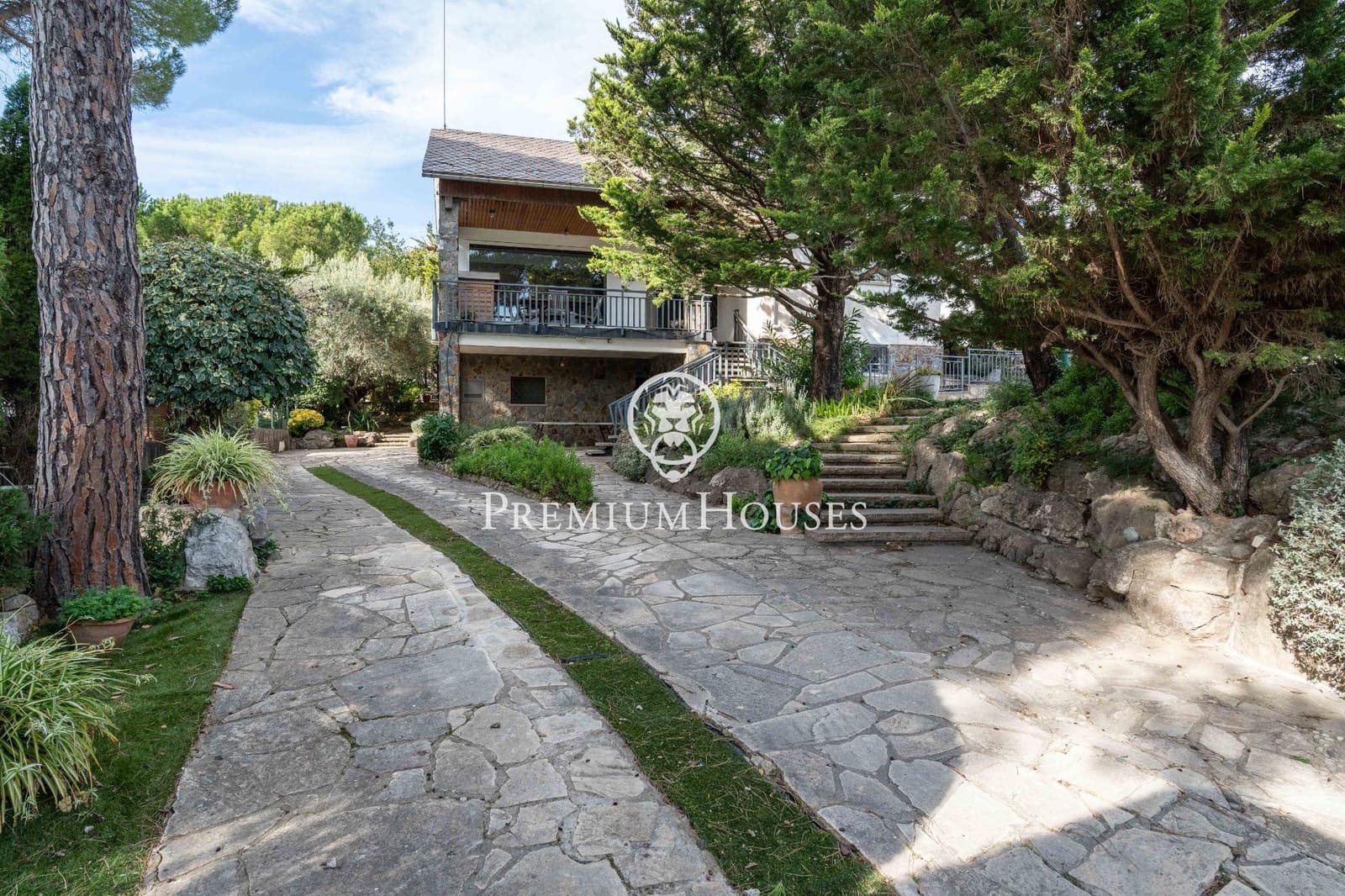 4 soverom Villa til salgs i Begues med svømmebasseng garasje - € 620 000 (Ref: 9413998)