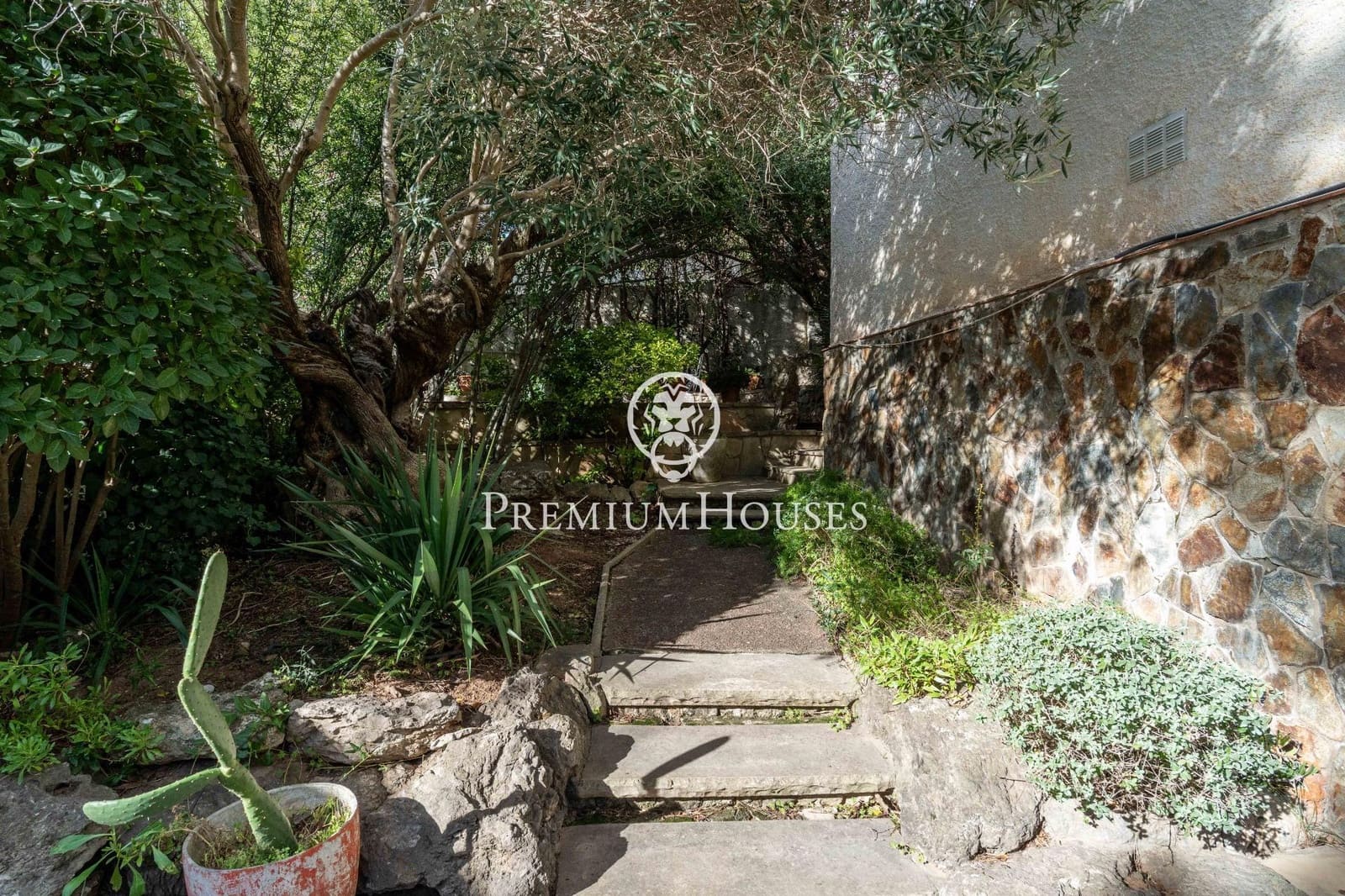 4 soverom Villa til salgs i Begues med svømmebasseng garasje - € 620 000 (Ref: 9413998)