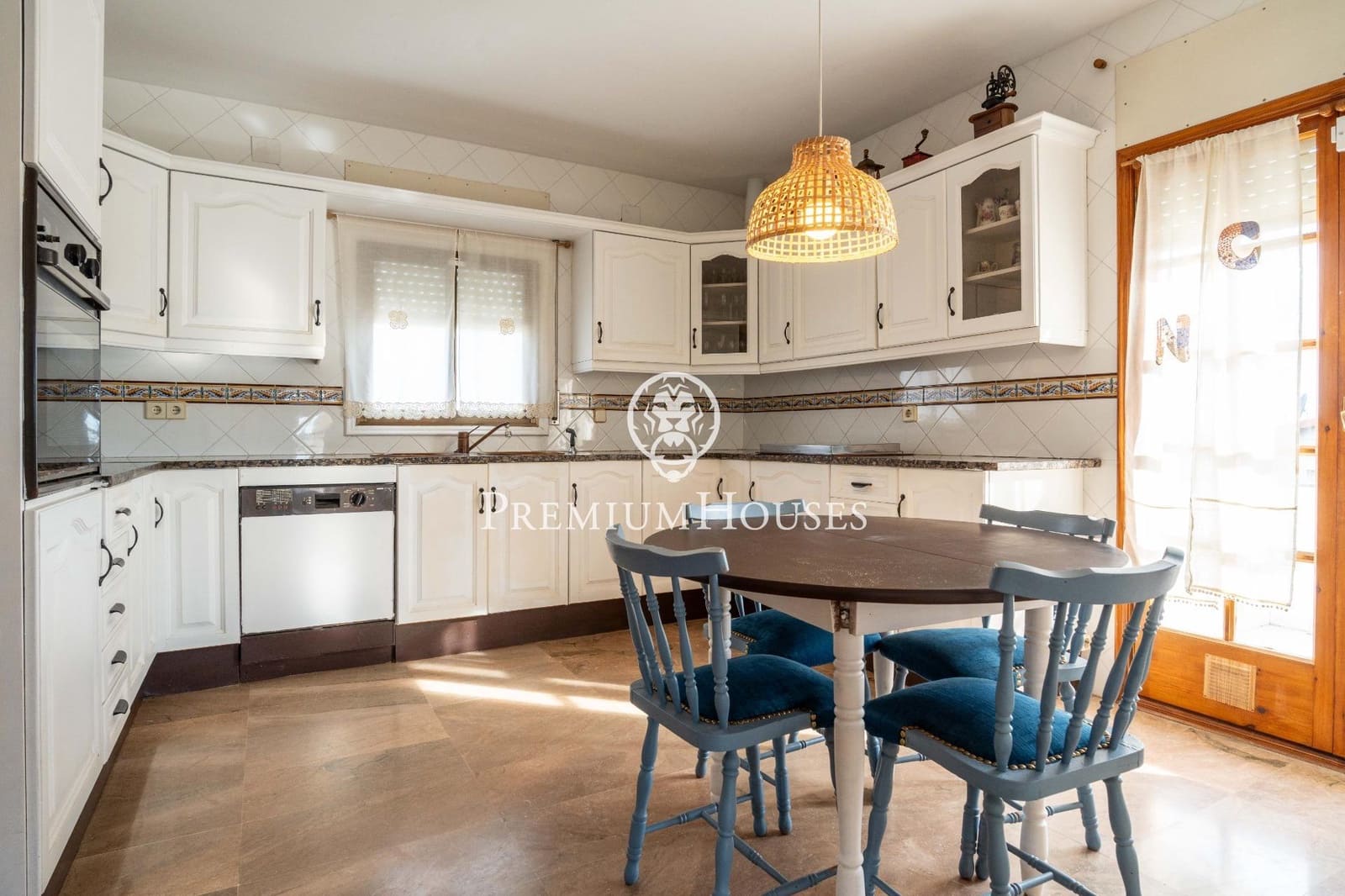 4 bedroom Villa for sale in Vilanova i la Geltru with pool garage - € 715,000 (Ref: 9419617)