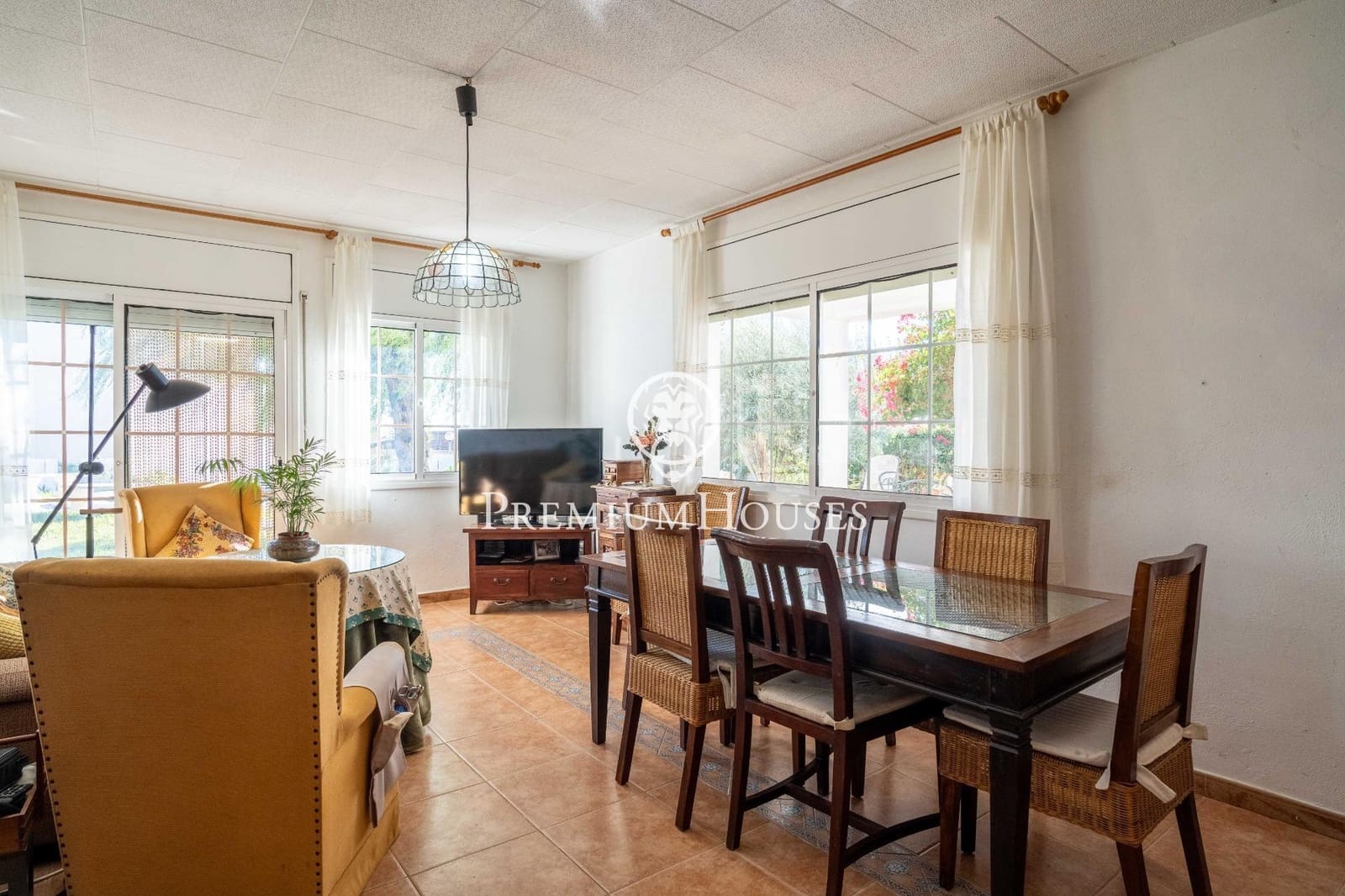 4 bedroom Villa for sale in Vilanova i la Geltru with pool garage - € 715,000 (Ref: 9419617)