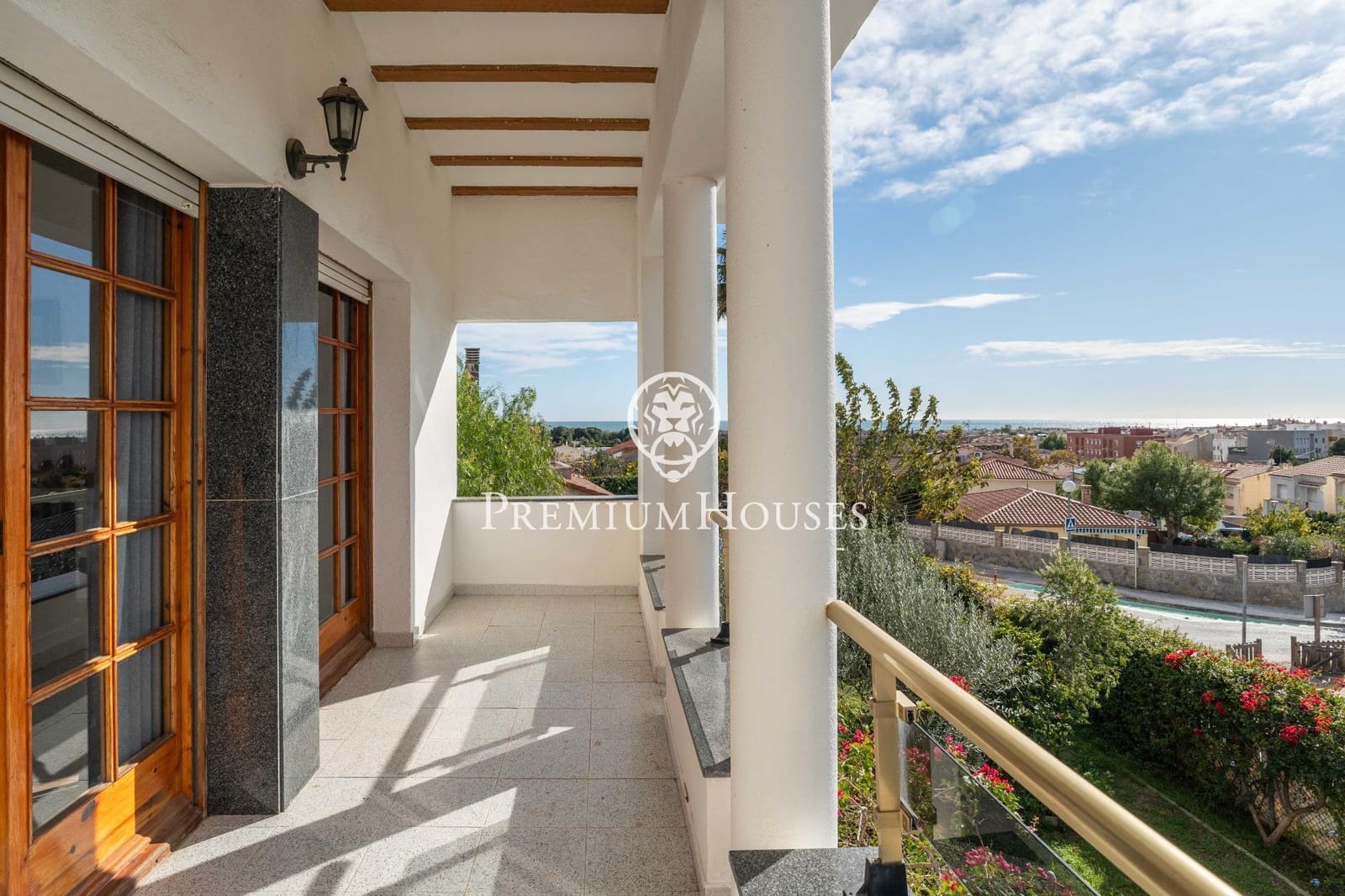 4 bedroom Villa for sale in Vilanova i la Geltru with pool garage - € 715,000 (Ref: 9419617)