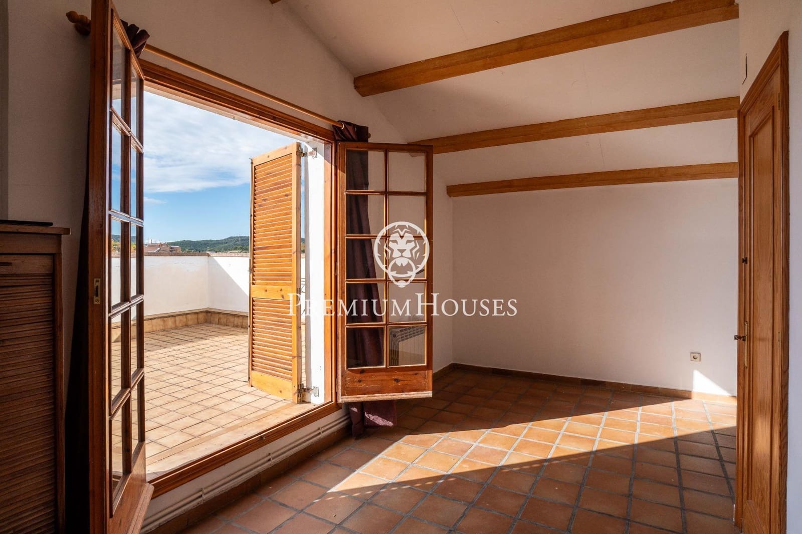 4 bedroom Villa for sale in Vilanova i la Geltru with pool garage - € 715,000 (Ref: 9419617)