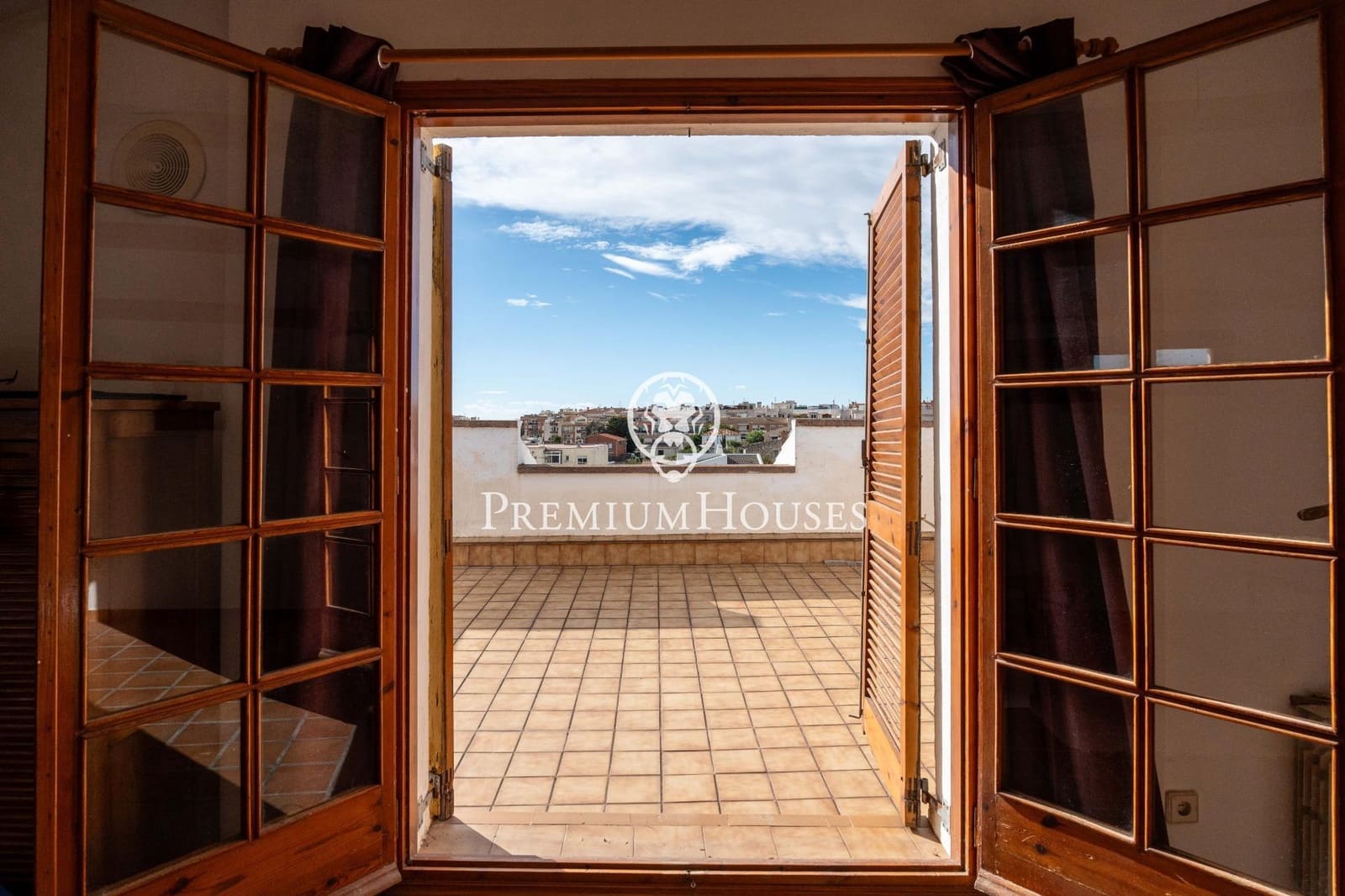 4 bedroom Villa for sale in Vilanova i la Geltru with pool garage - € 715,000 (Ref: 9419617)