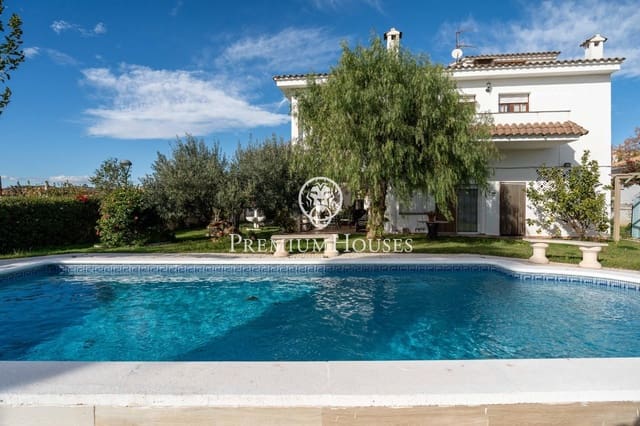 4 bedroom Villa for sale in Vilanova i la Geltrú with pool garage - € 715,000 (Ref: 9419617)