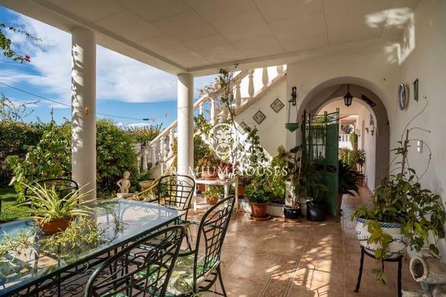 4 bedroom Villa for sale in Vilanova i la Geltrú with pool garage - € 715,000 (Ref: 9419617)