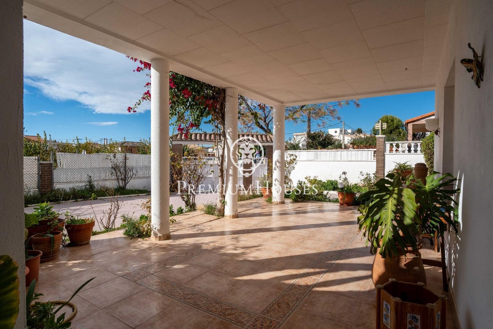 4 bedroom Villa for sale in Vilanova i la Geltru with pool garage - € 715,000 (Ref: 9419617)