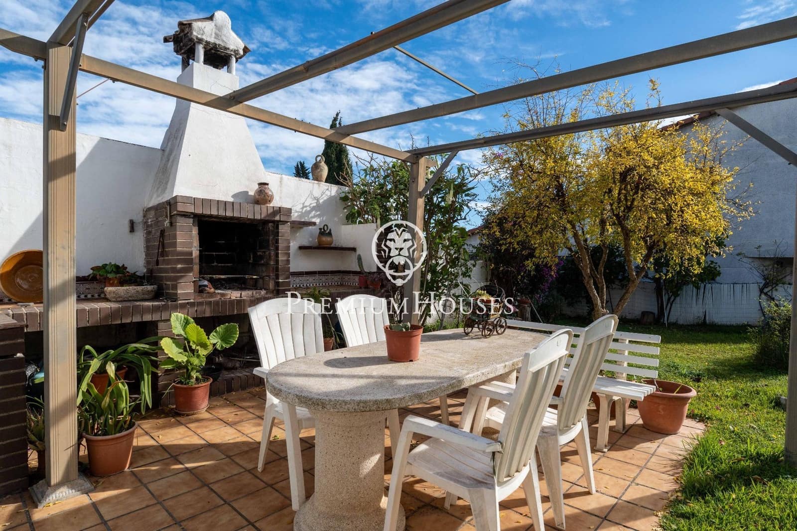 4 bedroom Villa for sale in Vilanova i la Geltru with pool garage - € 715,000 (Ref: 9419617)