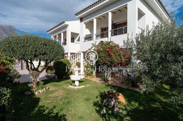 4 bedroom Villa for sale in Vilanova i la Geltrú with pool garage - € 715,000 (Ref: 9419617)